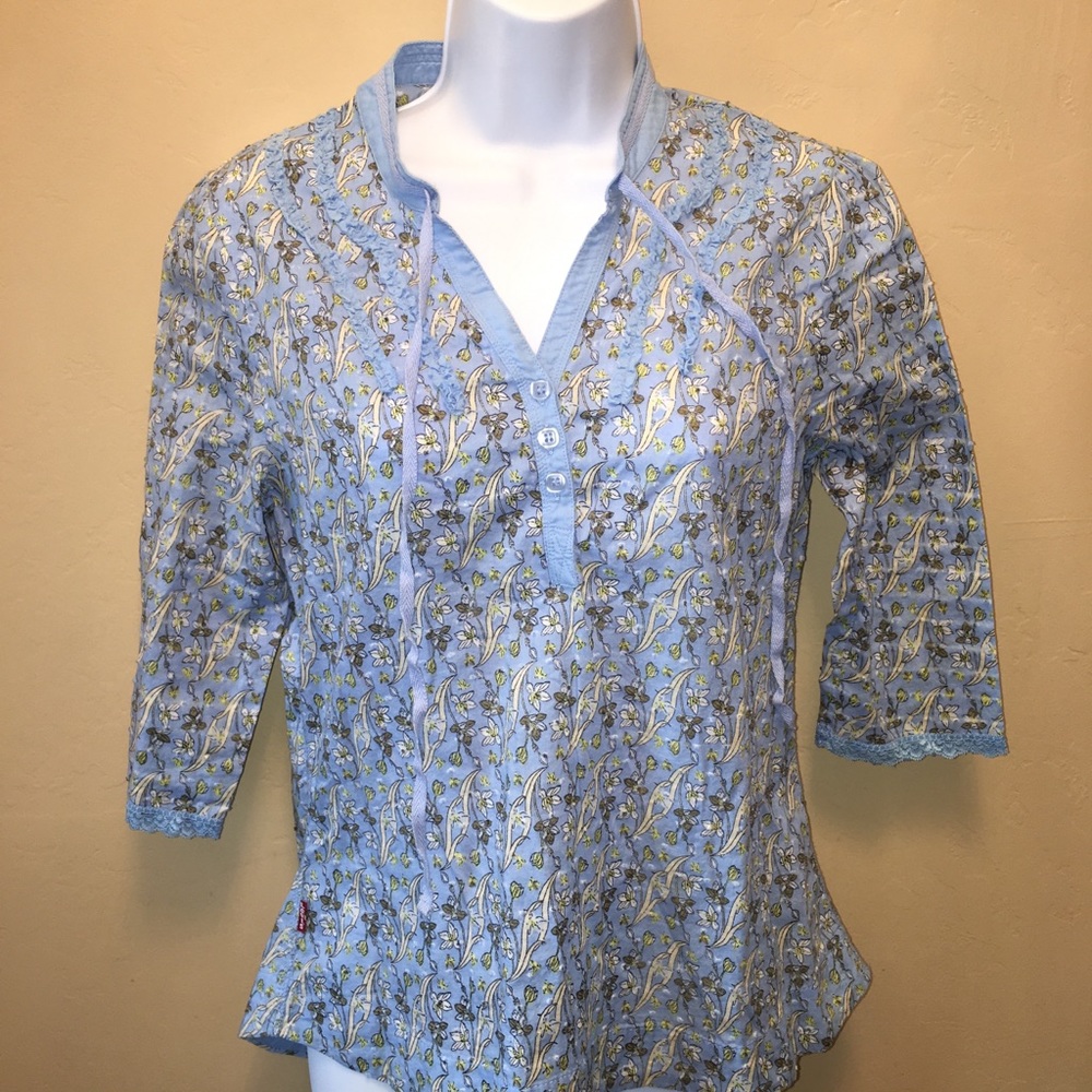 Levi’s Womens Small Top